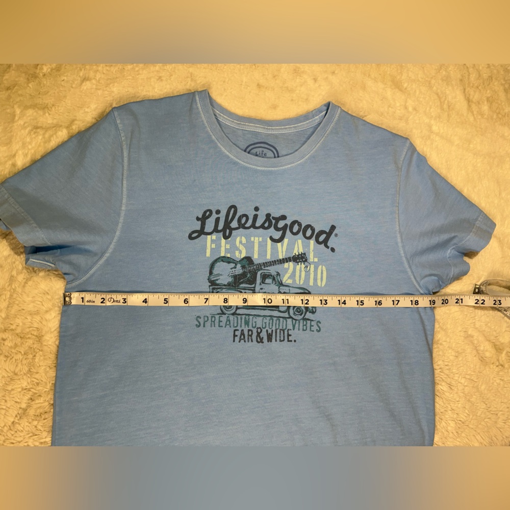 Life is Good size medium light blue short sleeve t-shirt - Picture 5 of 7